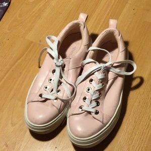 pink and gold sneakers; kendal and kylie